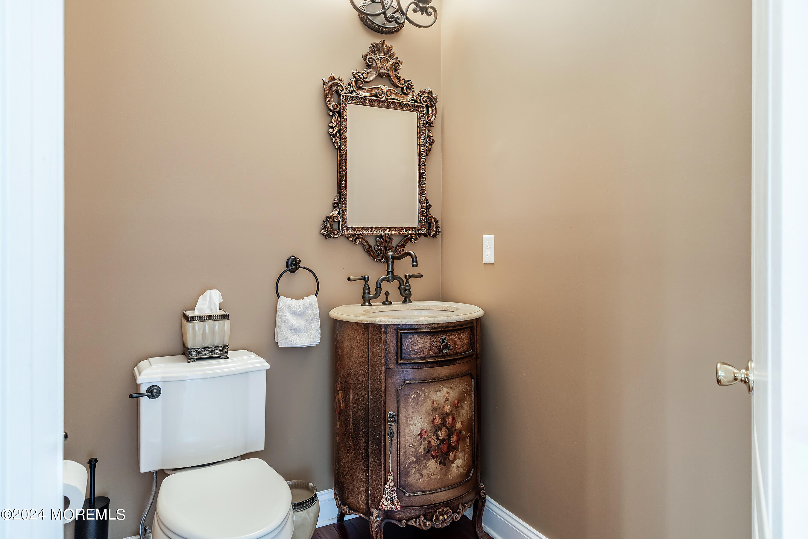 15 Summers Drive Jackson, NJ 08527 - Photo 35 of 83 a bathroom with a toilet a sink and mirror