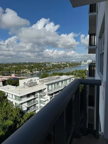 $3,200 | 6039 Collins Avenue, Unit 1236, Miami Beach, FL 33140