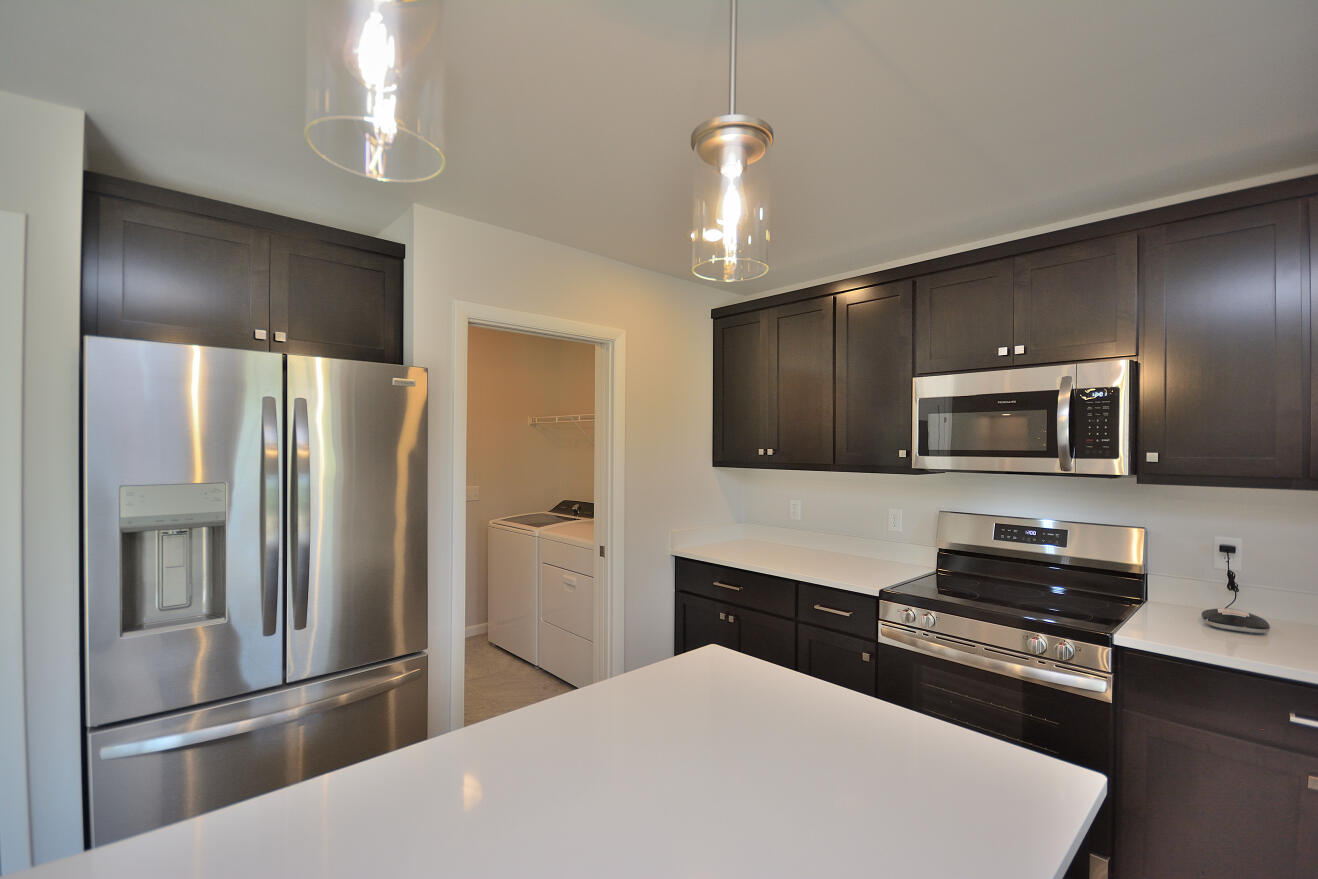 802 5 Mile Road Caledonia, WI 53402 - Photo 4 of 27 Kitchen