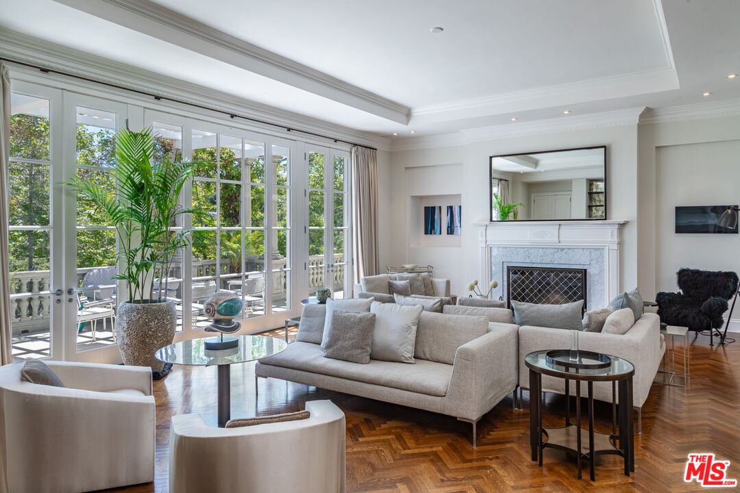 10911 Chalon Road Los Angeles, CA 90077 - Photo 8 of 43