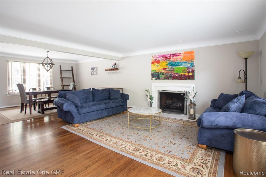 559 Cook Road Grosse Pointe Woods, MI 48236 - Photo 16 of 47