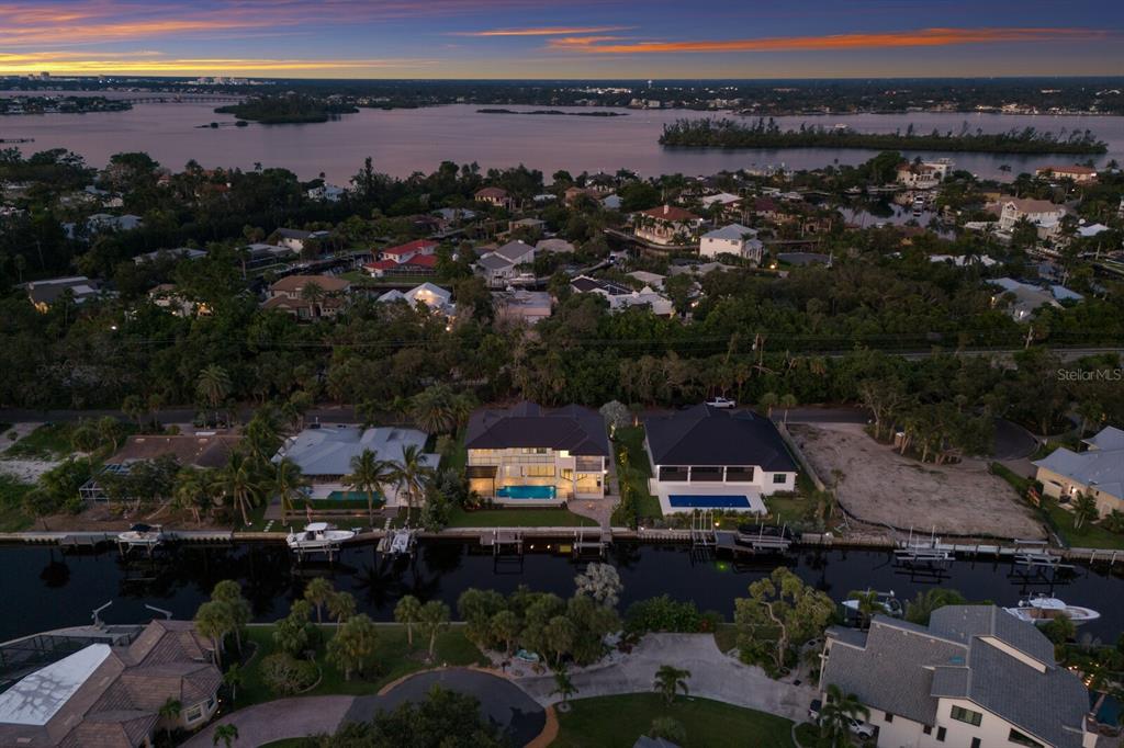 4544 Woodside Road Sarasota, FL 34242 - Photo 7 of 94 Gallery Image 7