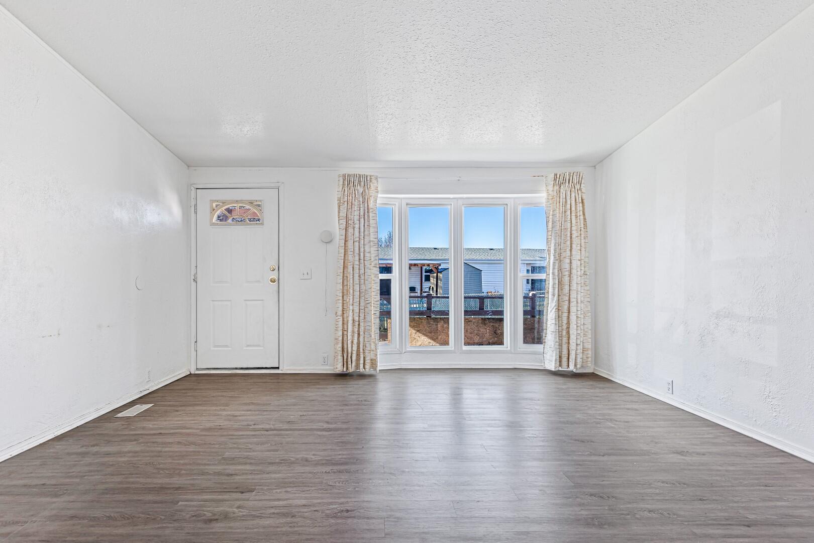 664 Clearview Way Eagle Point, OR 97524 - Photo 5 of 31 8