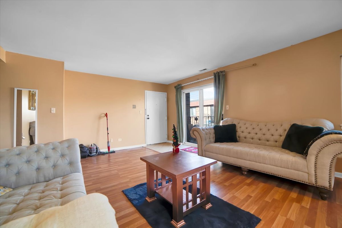 1779 West Algonquin Road, Unit 3A Mount Prospect, IL 60056 - Photo 5 of 28