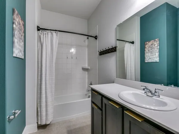 $2,400 | 3305 Fort Street, Royse City, TX 75189