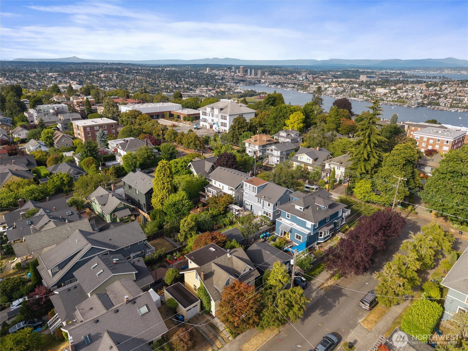 360 Howe Street Seattle, WA 98109 - Photo 39 of 39 Gallery Image 39