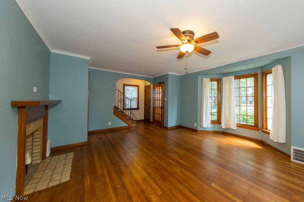 3925 Delmore Road Cleveland Heights, OH 44121 - Photo 3 of 25 Gallery Image 3