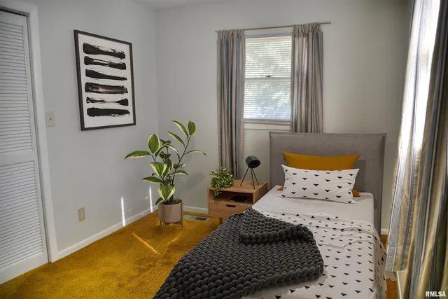 $189,900 | 13 Woodland Lane, Macomb, IL 61455