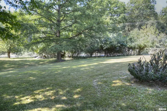 $189,900 | 13 Woodland Lane, Macomb, IL 61455