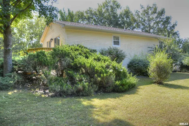 $189,900 | 13 Woodland Lane, Macomb, IL 61455