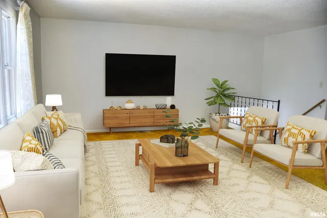 $189,900 | 13 Woodland Lane, Macomb, IL 61455