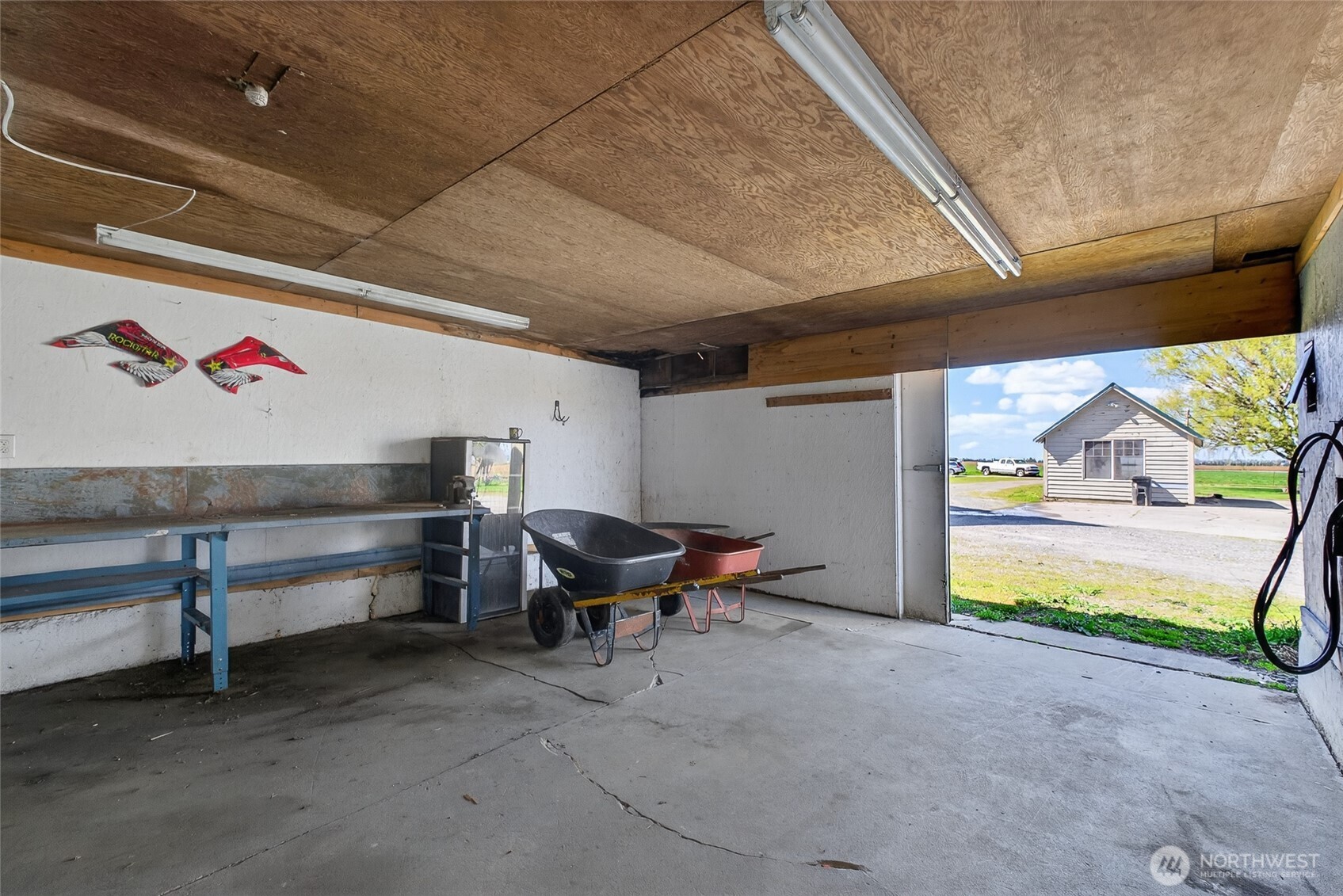 5419 Hillview Road Sumas, WA 98295 - Photo 15 of 38