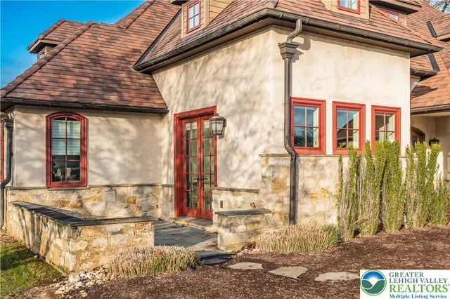 $1,525,000 | 2687 Ave Du Village, Bethlehem, PA 18015