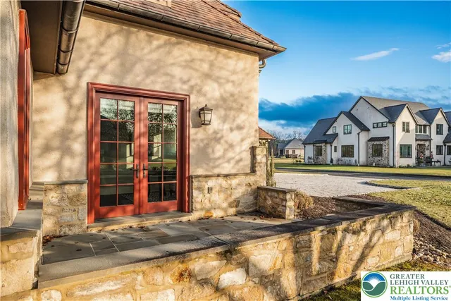 $1,525,000 | 2687 Ave Du Village, Bethlehem, PA 18015