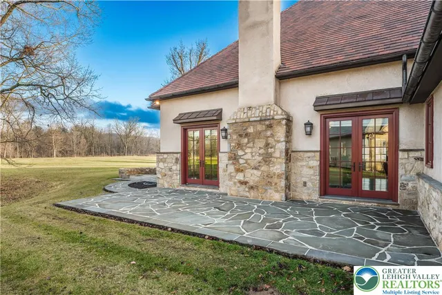 $1,525,000 | 2687 Ave Du Village, Bethlehem, PA 18015