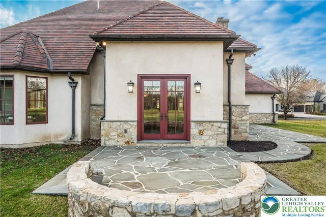 $1,525,000 | 2687 Ave Du Village, Bethlehem, PA 18015