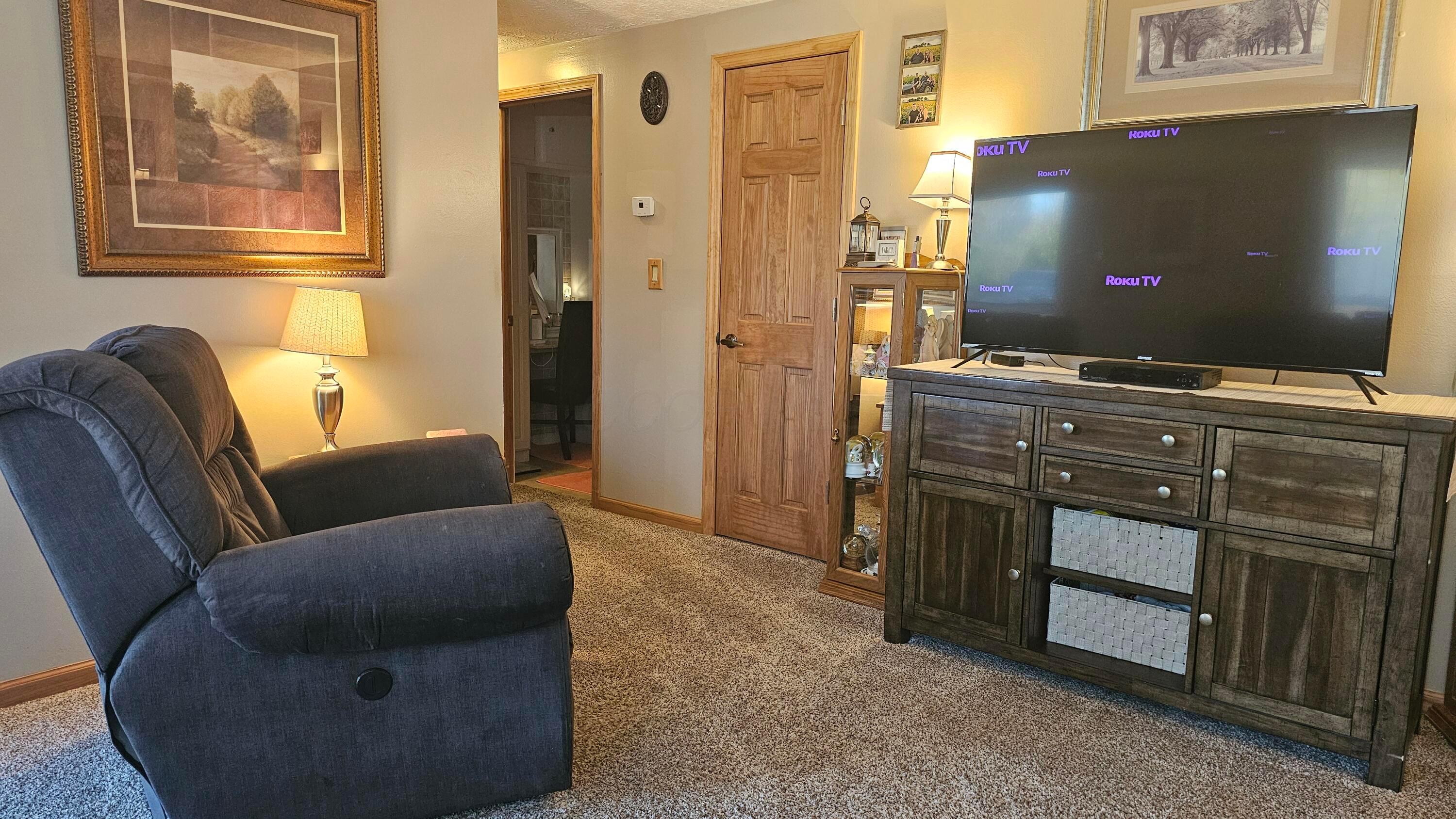 5289 Guthrie Road Columbus, OH 43207 - Photo 7 of 25 20241108_151504