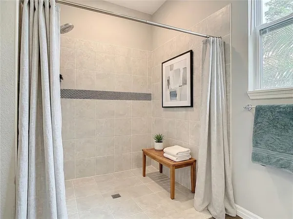 $2,100 | 1680 5th Avenue, DeLand, FL 32724