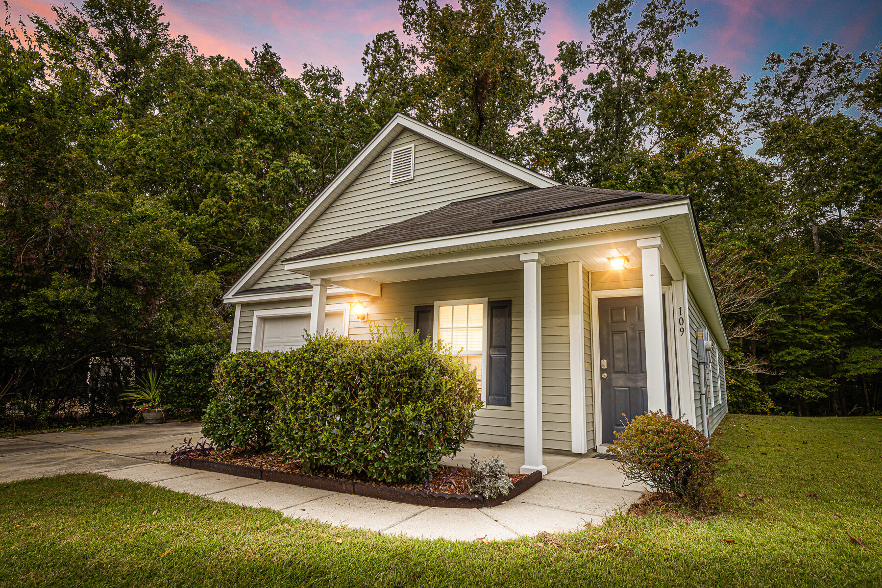 109 Malibu Road Summerville, SC 29483 - Photo 1 of 33 109 Malibu Rd.