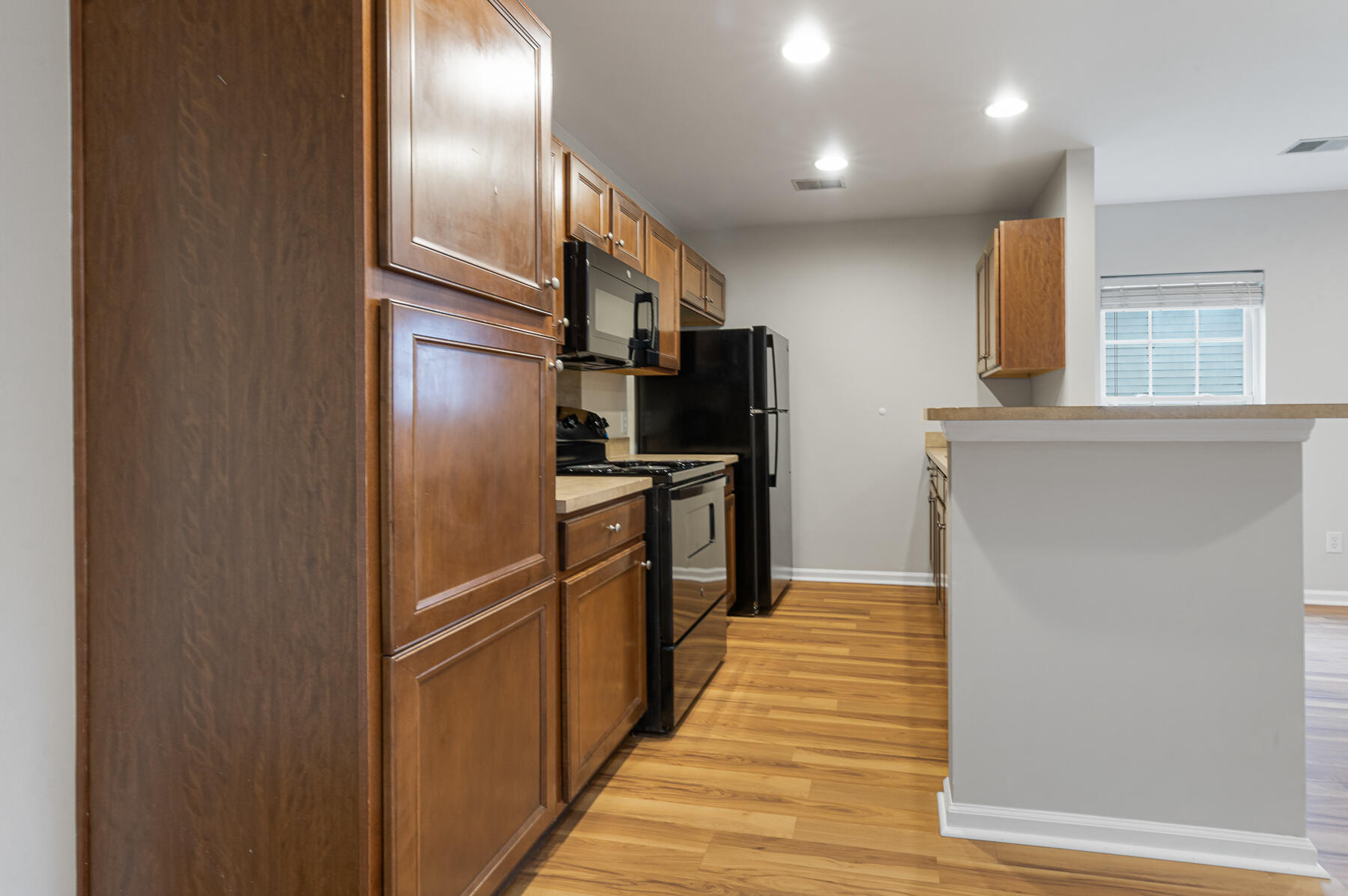 109 Malibu Road Summerville, SC 29483 - Photo 12 of 33 Kitchen