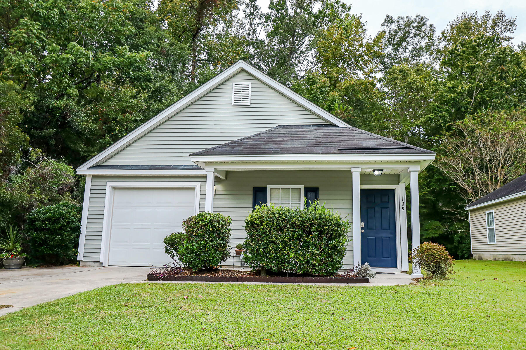 109 Malibu Road Summerville, SC 29483 - Photo 2 of 33 109 Malibu Rd.