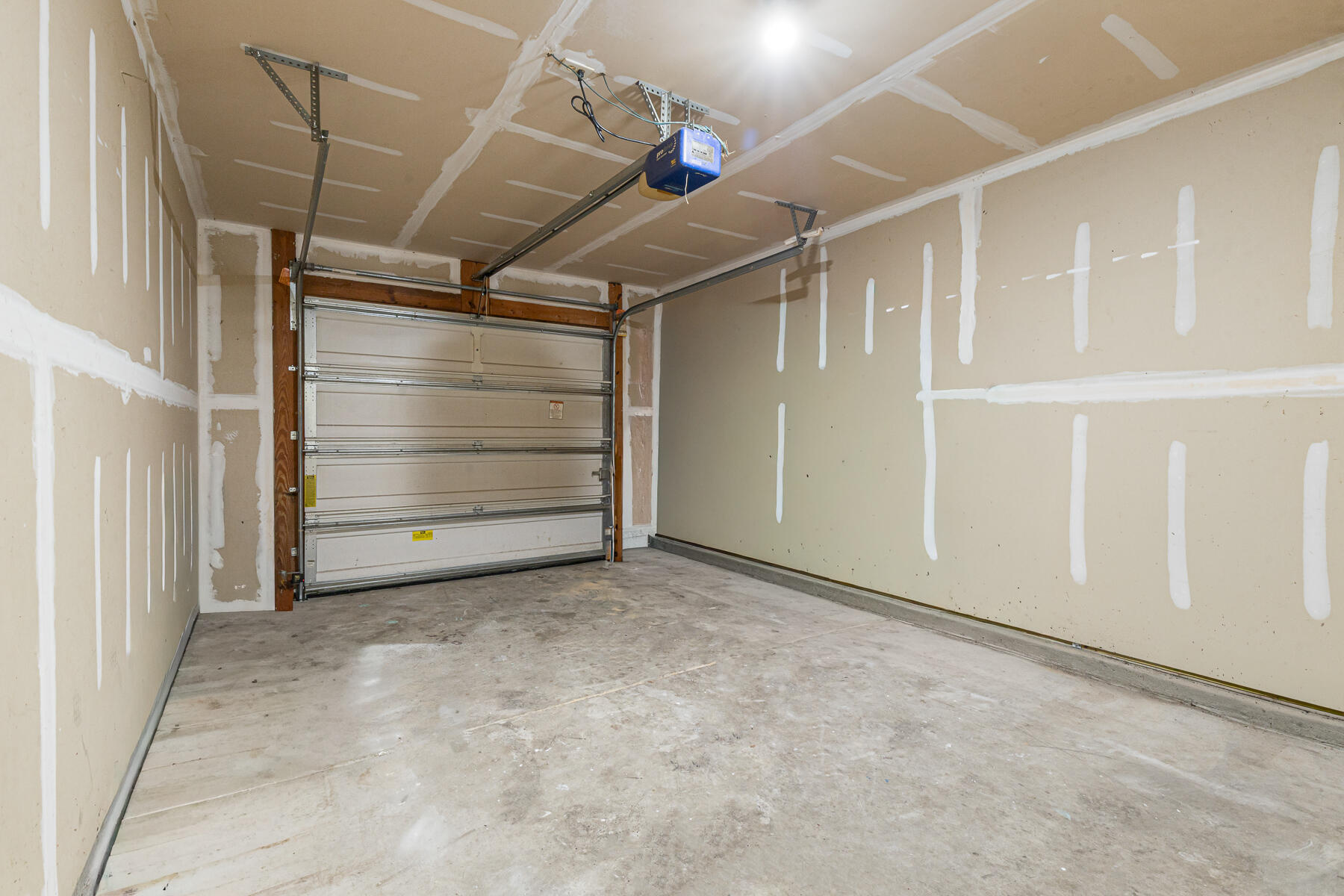 109 Malibu Road Summerville, SC 29483 - Photo 26 of 33 Garage