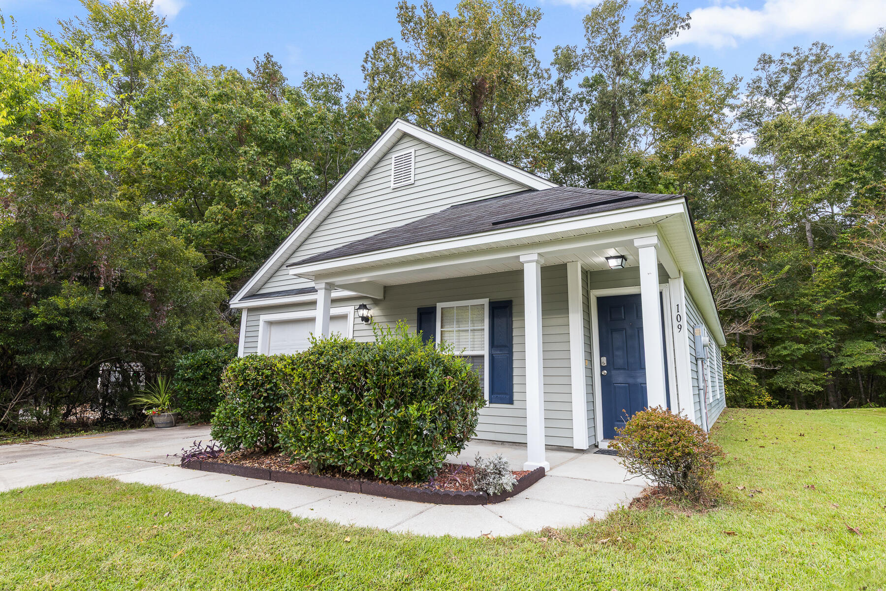 109 Malibu Road Summerville, SC 29483 - Photo 3 of 33 109 Malibu Rd.