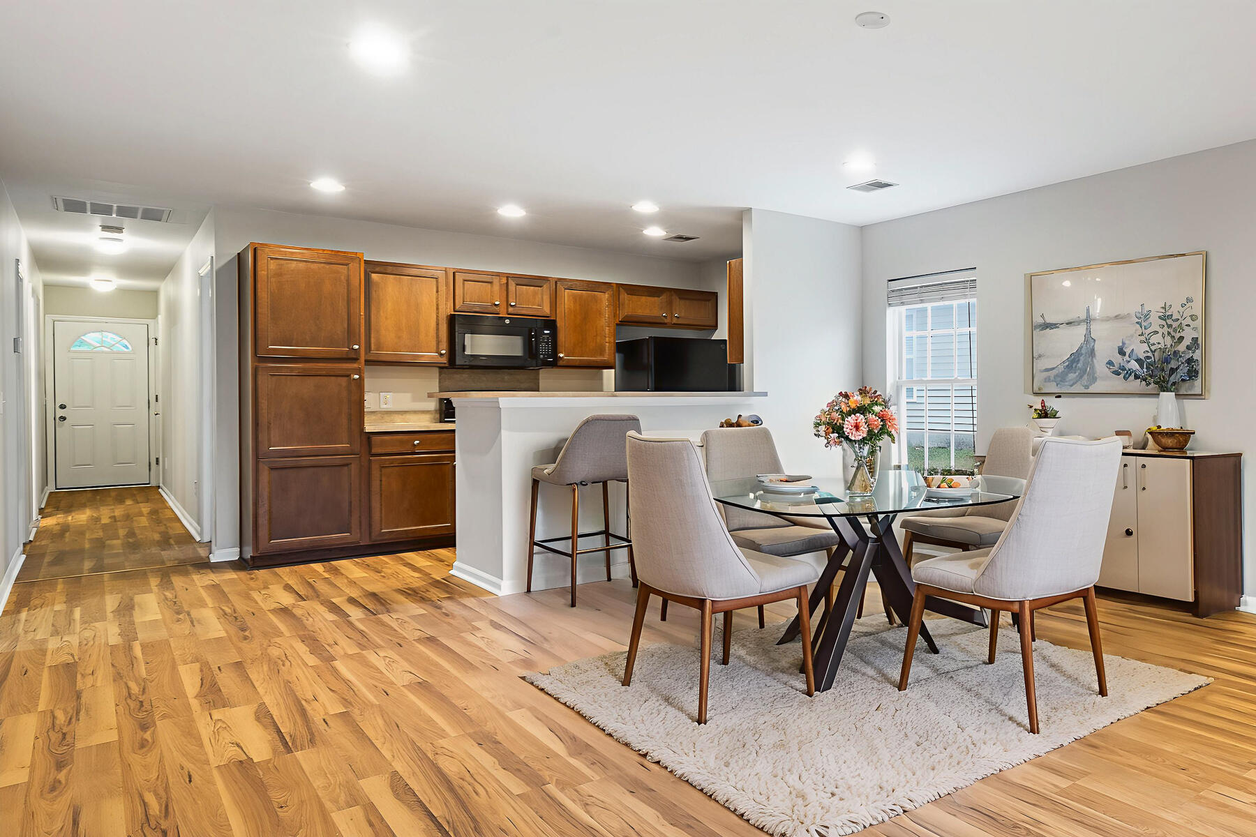 109 Malibu Road Summerville, SC 29483 - Photo 8 of 33 Eat-in Kitchen Digitally Staged