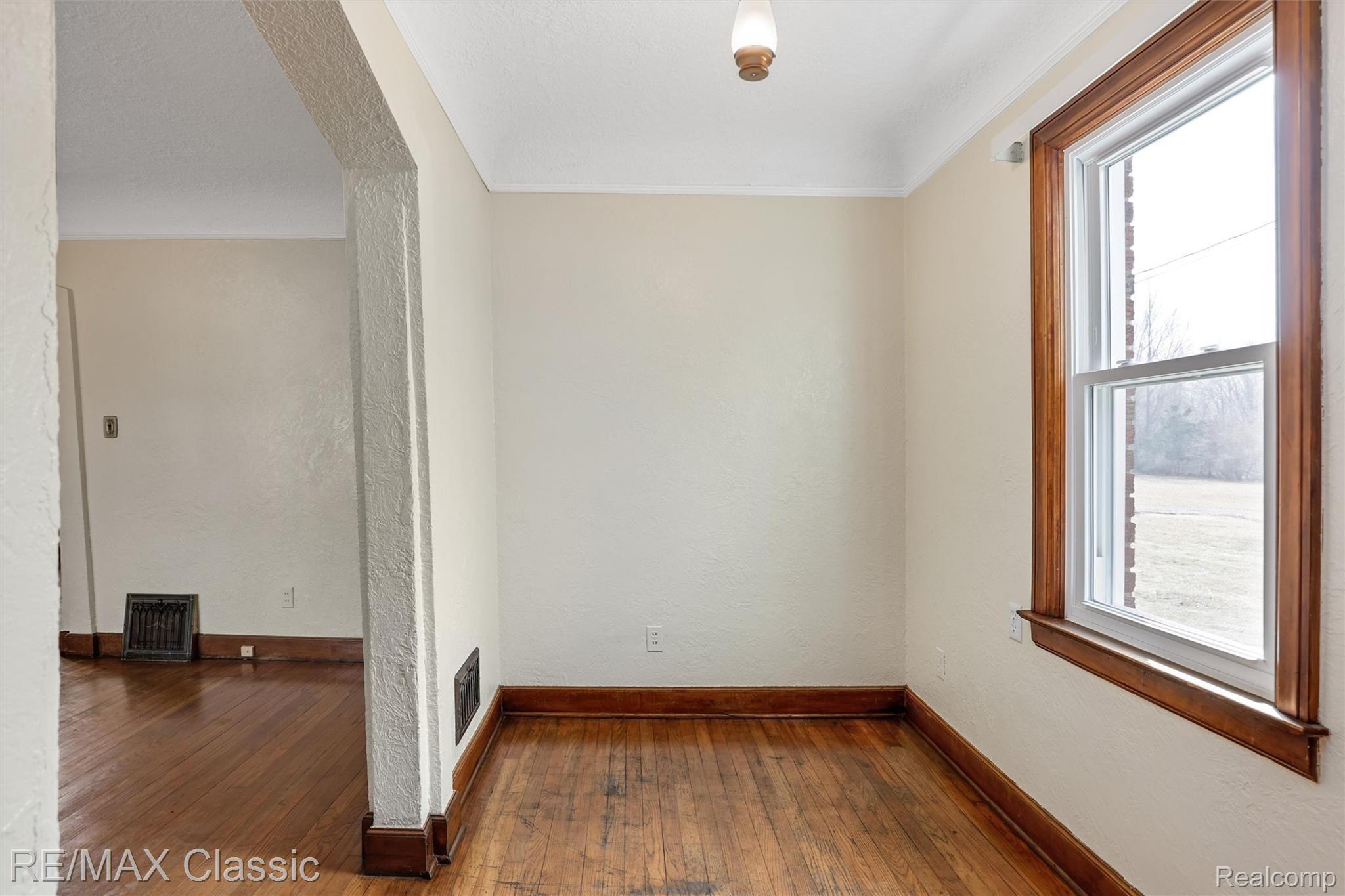 24711 Pennsylvania Road Romulus, MI 48174 - Photo 10 of 63 Formal Living Room