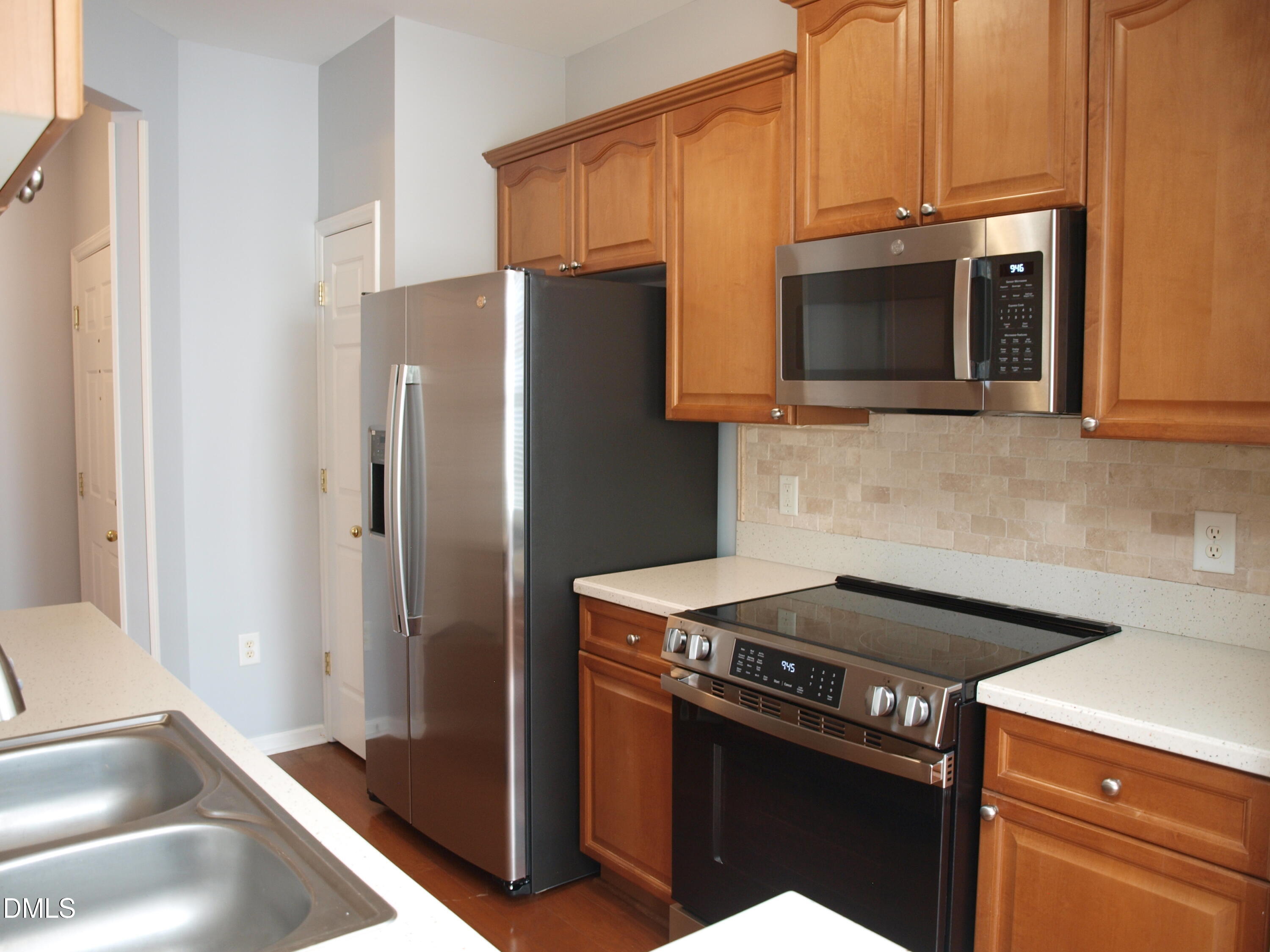 8021 Allyns Landing Way Raleigh, NC 27615 - Photo 6 of 17 8