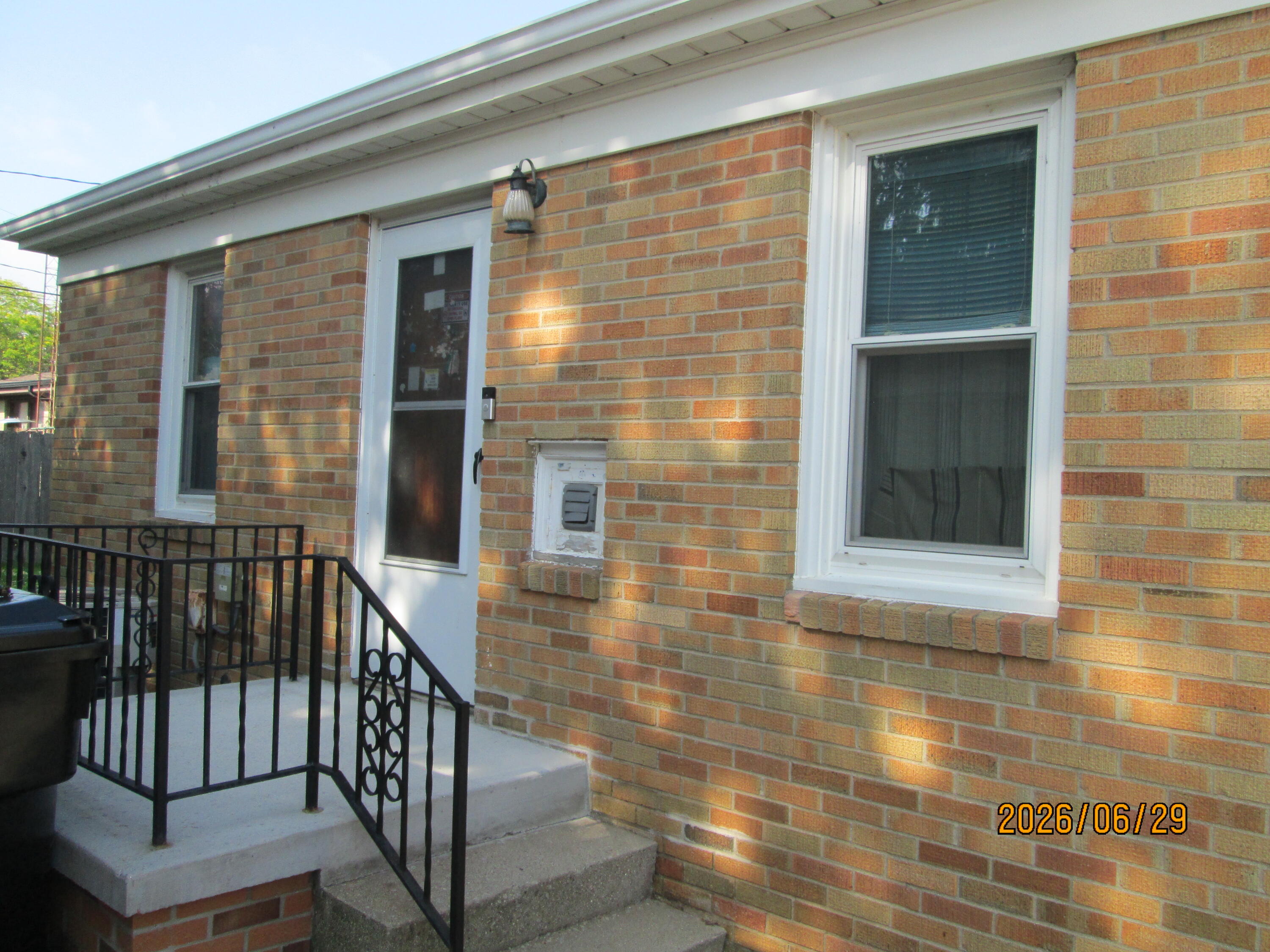3217 Caledonia Street Racine, WI 53402 - Photo 9 of 37 IMG_2874