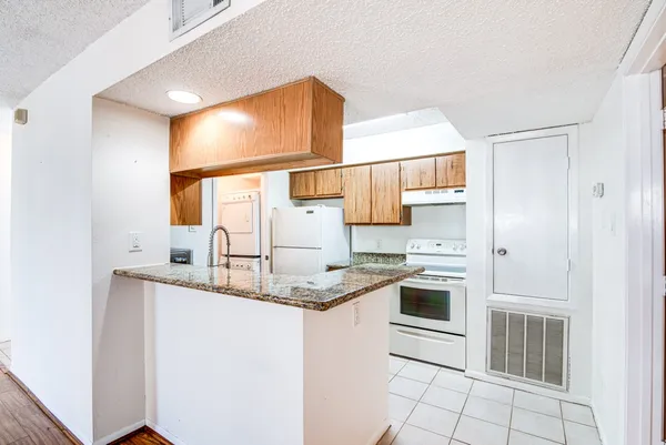 $75,000 | 3919 Fairmont Parkway, Unit 177, Pasadena, TX 77504