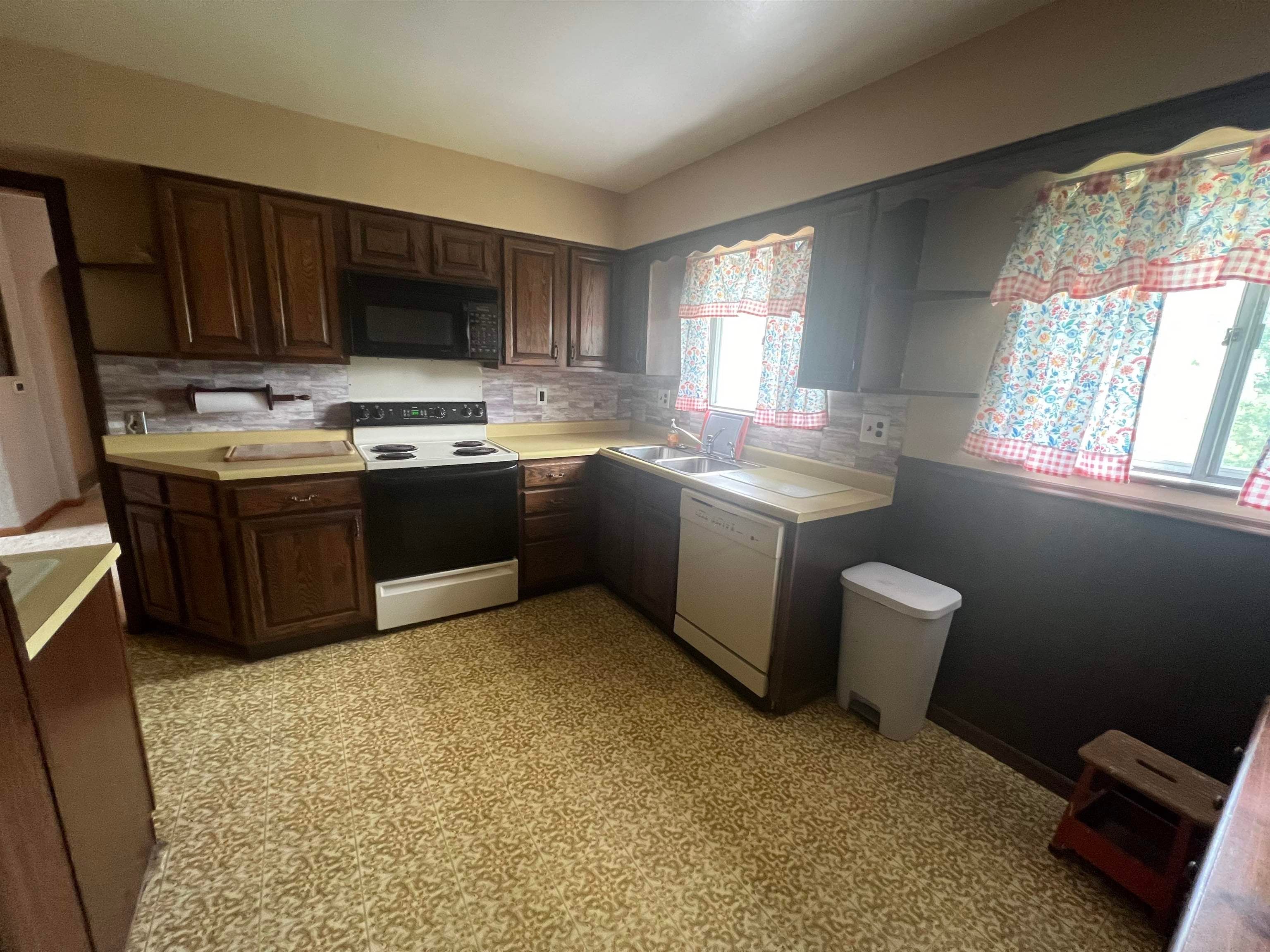 452 East Pea Ridge Road Huntington, WV 25705 - Photo 6 of 18 Gallery Image 6