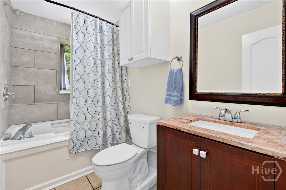 802 Walthour Road Savannah, GA 31410 - Photo 24 of 34 Guest bathroom