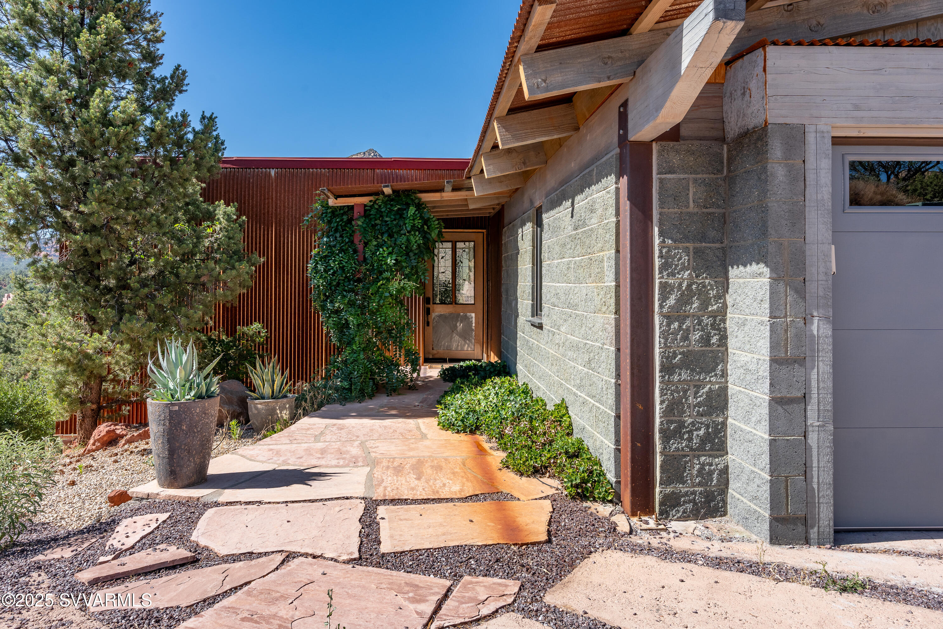 585 Norbie Road Sedona, AZ 86336 - Photo 39 of 65 Front Entry