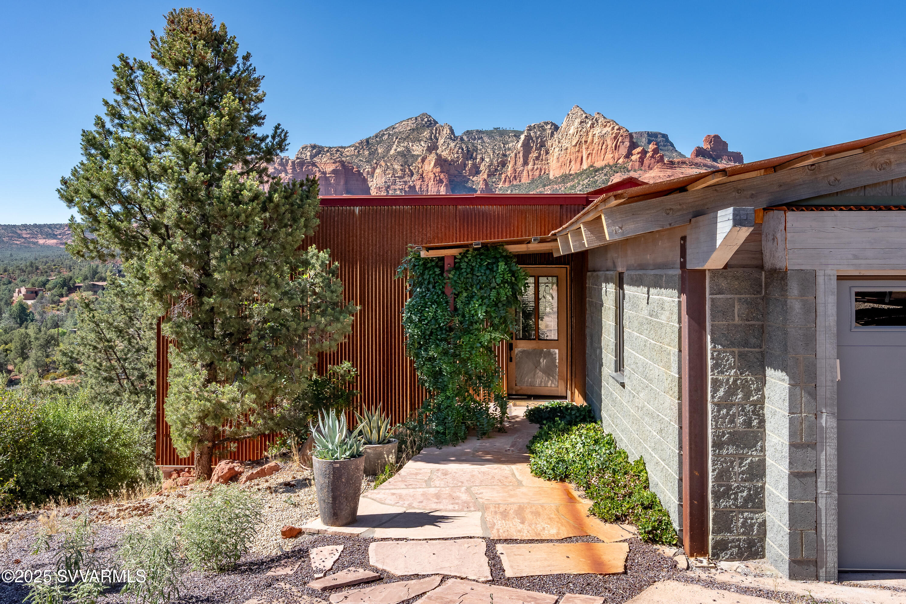 585 Norbie Road Sedona, AZ 86336 - Photo 40 of 65 Front Entrance