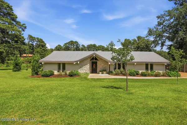 $369,999 | 238 Kiowa Drive, Madison, MS 39110