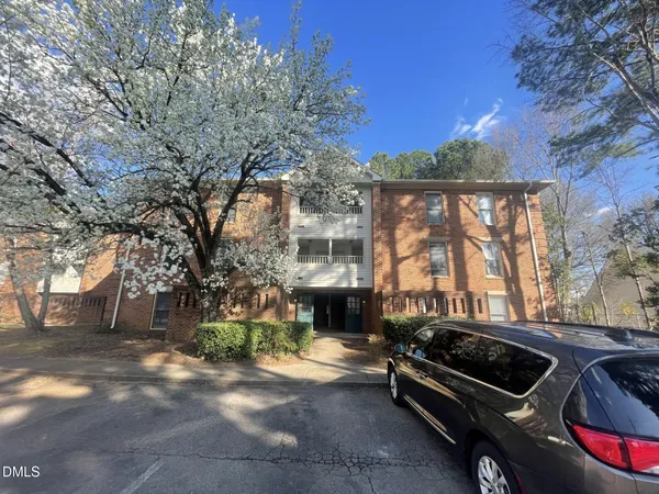 $217,000 | 3531 Ivy Commons Drive, Unit 102, Raleigh, NC 27606