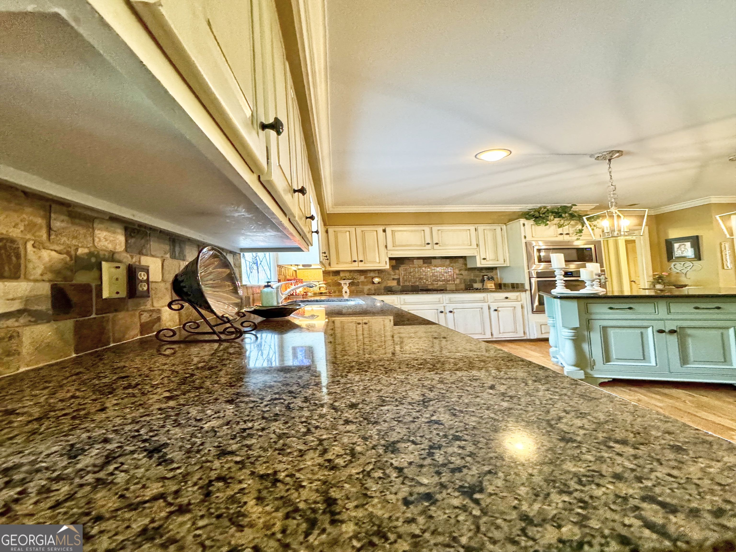 1018 Riverside Drive LaGrange, GA 30240 - Photo 7 of 36