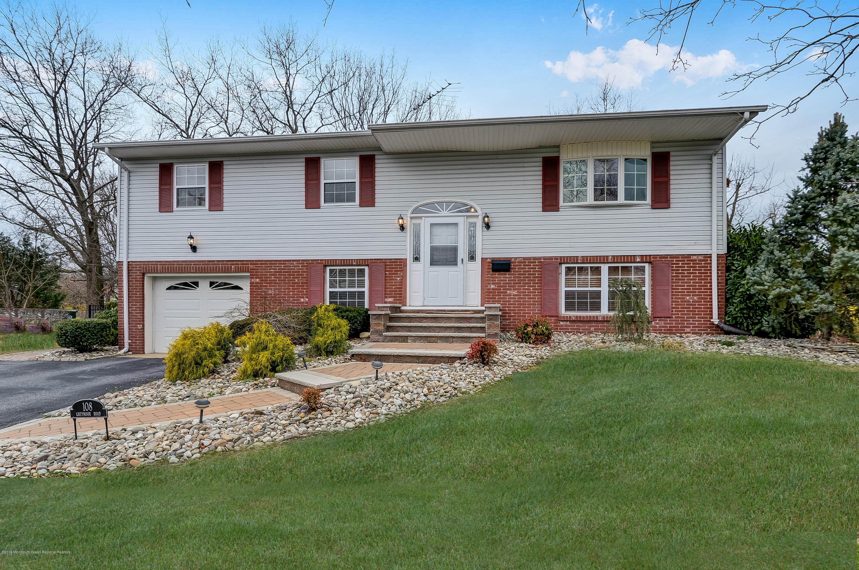 108 Greymoor Road Howell, NJ 07731 - Photo 1 of 20 Front (1)