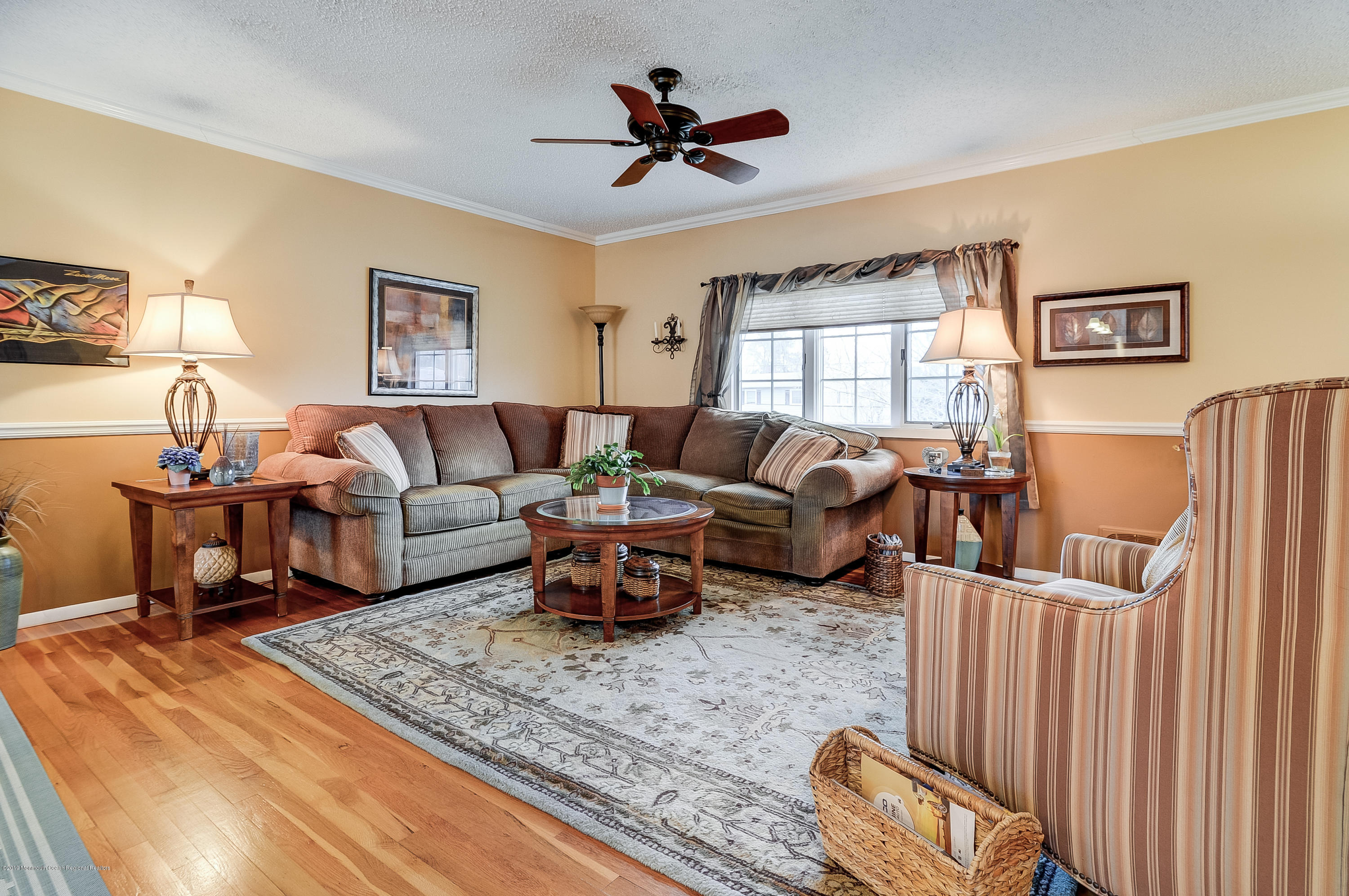 108 Greymoor Road Howell, NJ 07731 - Photo 3 of 20 Living (1)