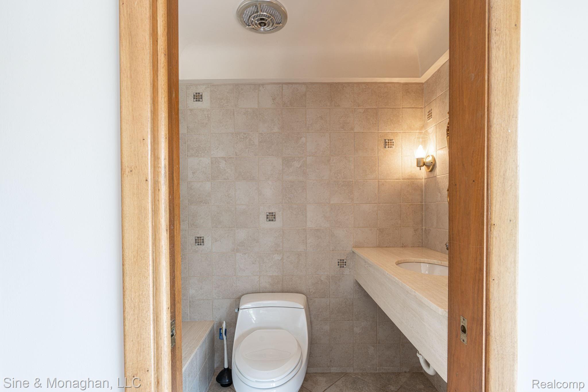 11 Willison Road Grosse Pointe, MI 48236 - Photo 25 of 63 25.jpg