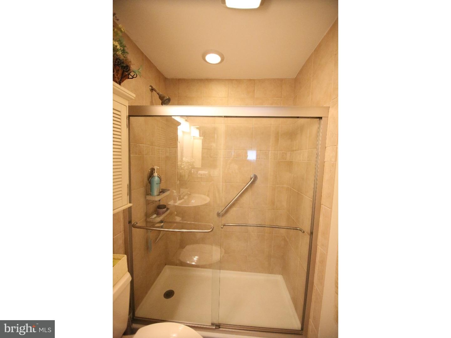 87 Cardinal Road Levittown, PA 19057 - Photo 14 of 25 Bathroom