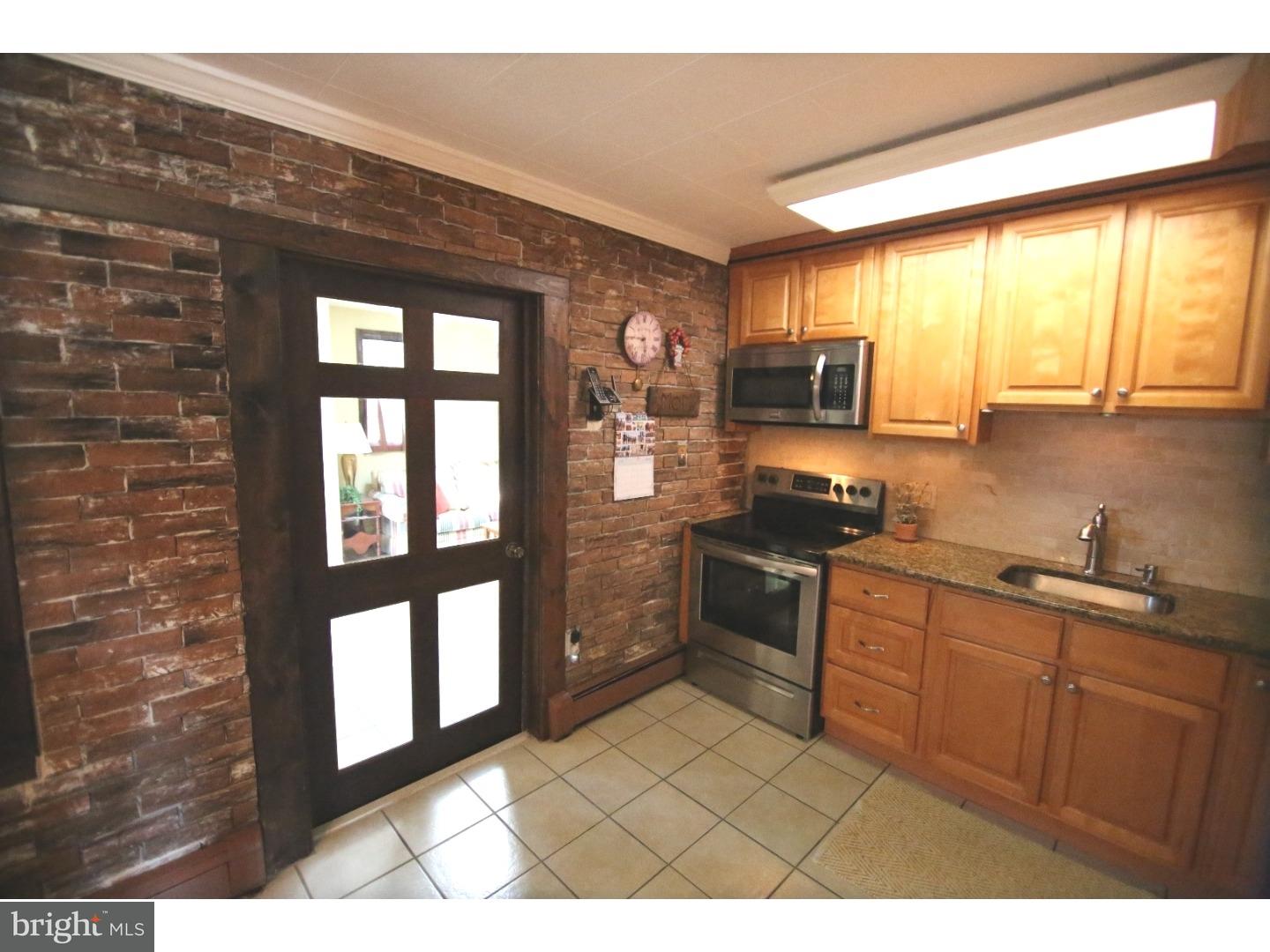 87 Cardinal Road Levittown, PA 19057 - Photo 4 of 25 Kitchen