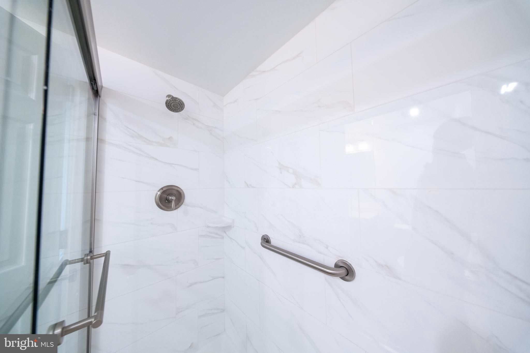 15210 Elkridge Way, Unit 912J Silver Spring, MD 20906 - Photo 30 of 35 Shower