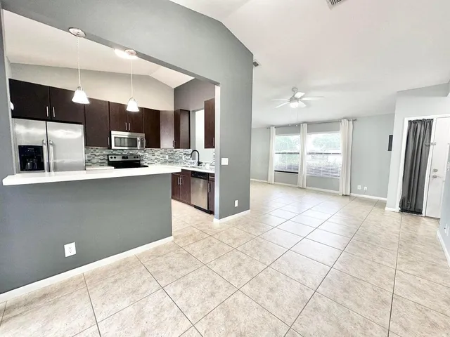 $2,400 | 104 Lakewood Drive, Unit 21C, Jupiter, FL 33458