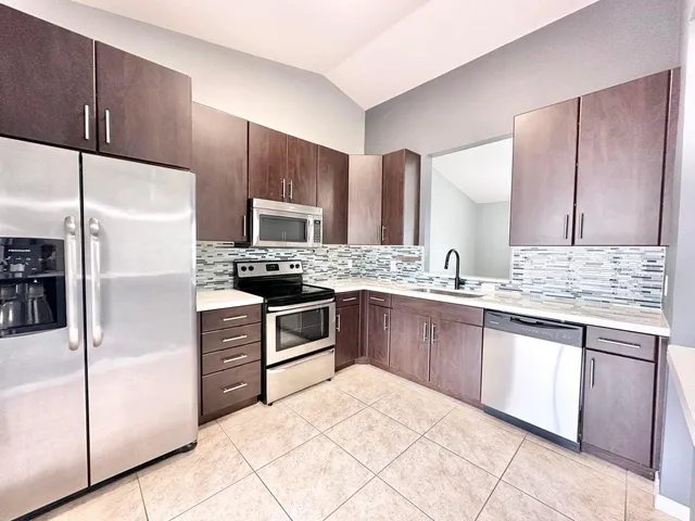 $2,400 | 104 Lakewood Drive, Unit 21C, Jupiter, FL 33458