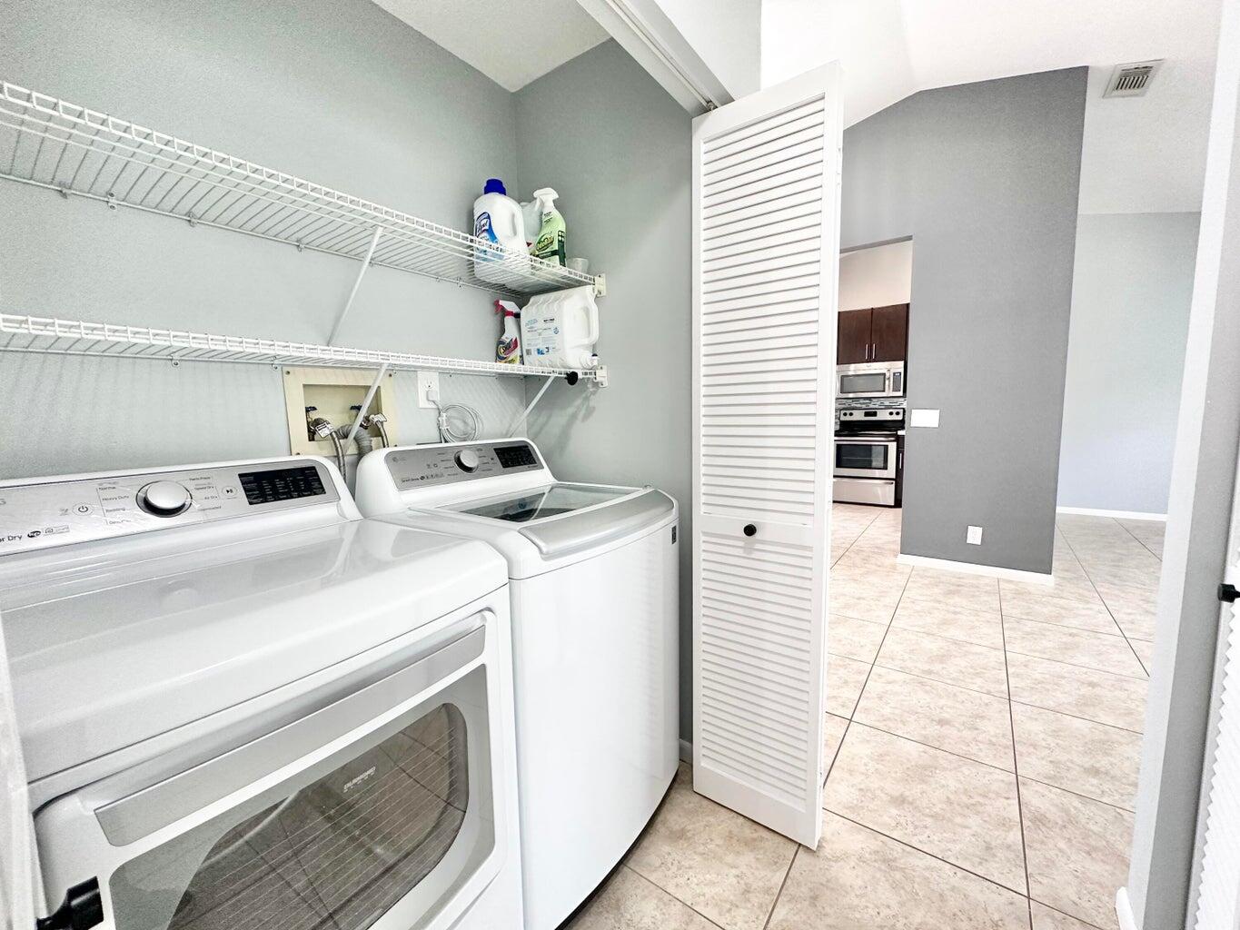 104 Lakewood Drive, Unit 21C Jupiter, FL 33458 - Photo 24 of 49 IMG_4973