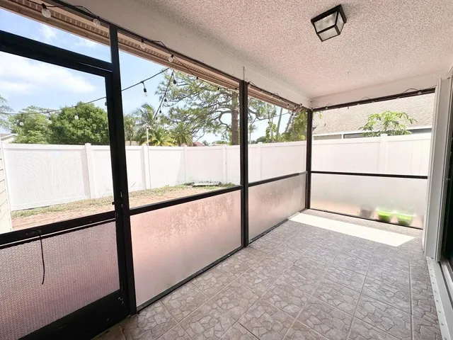 $2,400 | 104 Lakewood Drive, Unit 21C, Jupiter, FL 33458