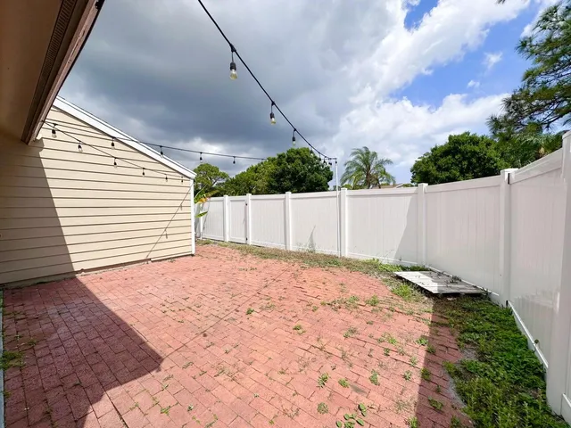 $2,400 | 104 Lakewood Drive, Unit 21C, Jupiter, FL 33458